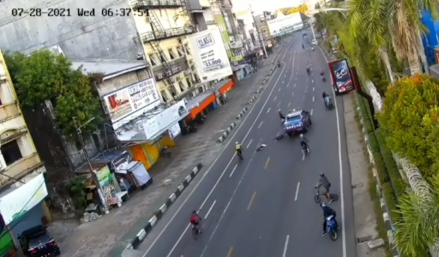 Viral Video Mobil Rescue Tabrak Pesepeda, Langsung Tancap Gas