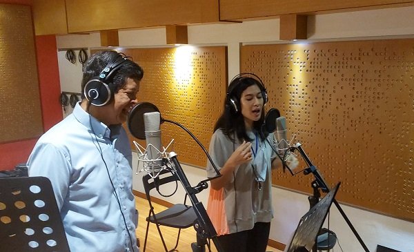 Dian Sastro Duet dengan Candra Darusman di Single Perjumpaan Kita