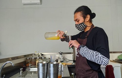 Nikmatnya Menyeruput Jamu di Kafe Jamu Modern Mahidana