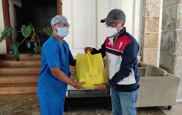Jurnalis Community Sumbang Sembako untuk Nakes yang Merawat Pasien Covid-19