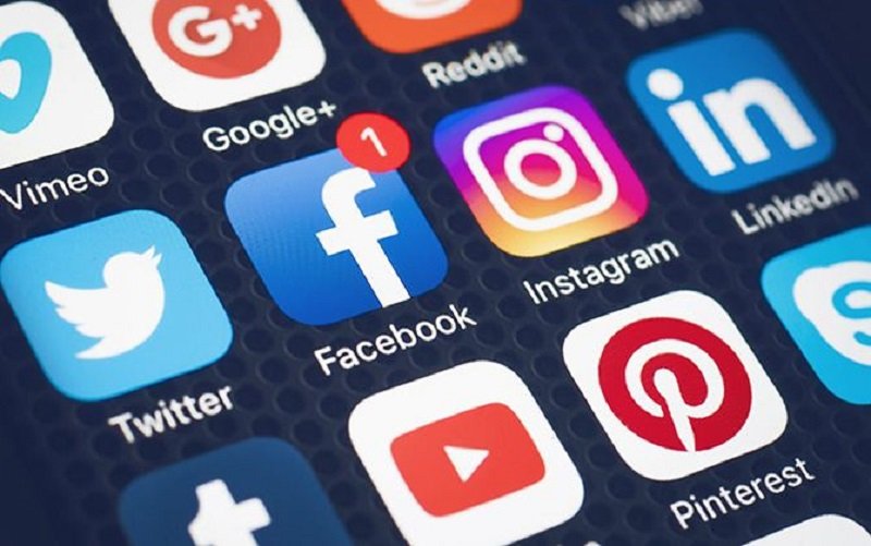 Tips Aman Berselancar di Dunia Maya dan Gunakan Media Sosial