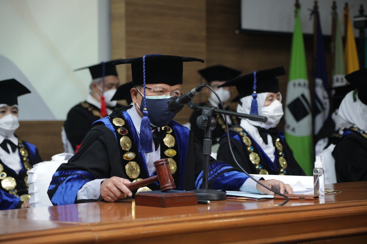 Lantik 2.692 Mahasiswa Baru, Rektor Unisba: Persiapkan Diri dengan Baik untuk Hadapi Tantangan Zaman