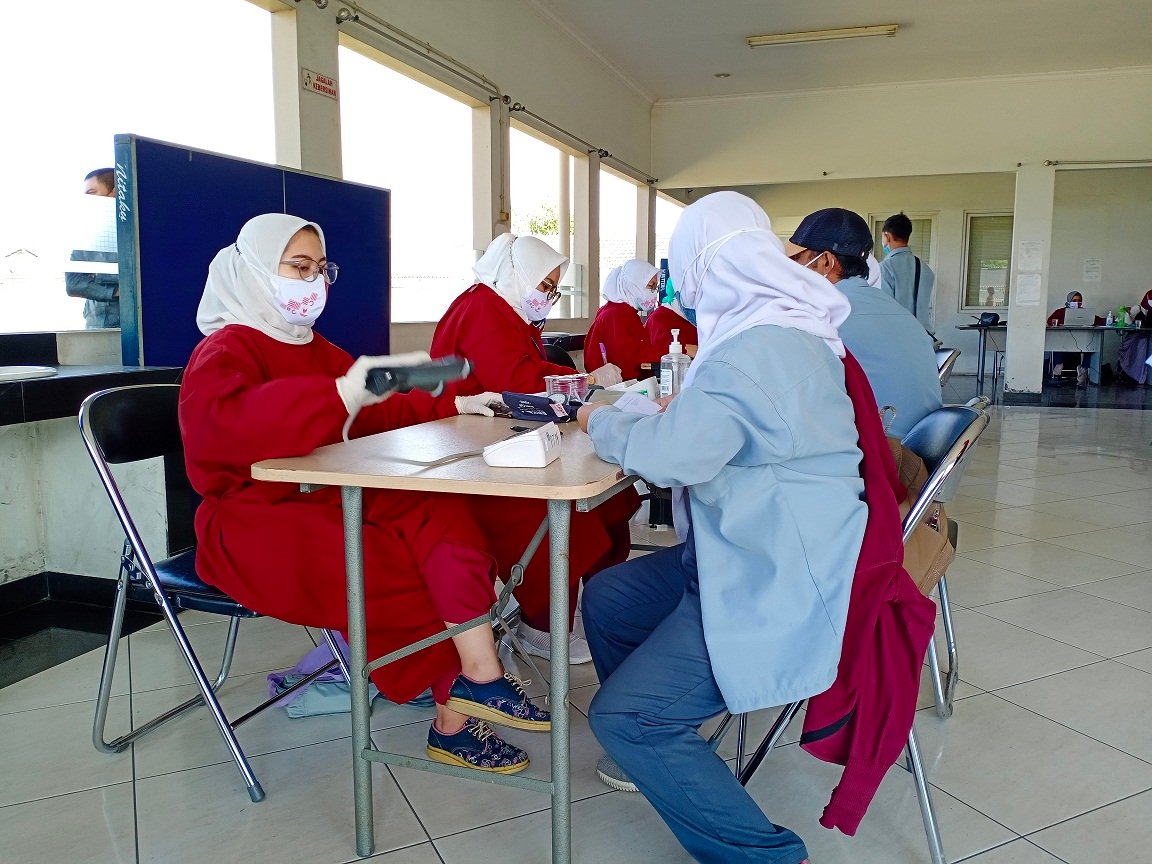 Buruh di Bandung Barat Divaksin Covid-19
