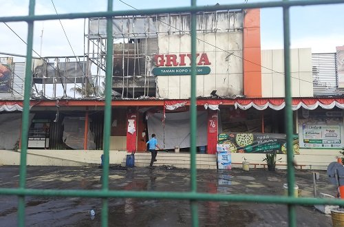 Pusat Perbelanjaan Toserba Griya di Kabupaten Bandung Hangus Terbakar