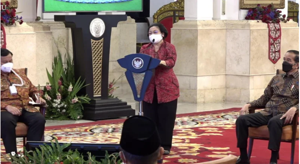 Megawati Minta Jokowi Tegar