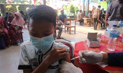 Persiapan PTM, Ratusan Santri di Rancaekek Ikuti Vaksinasi Covid-19