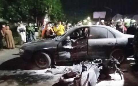 Yamaha N-Max Terbakar Usai Tabrak Sedan, Pengendara Tewas