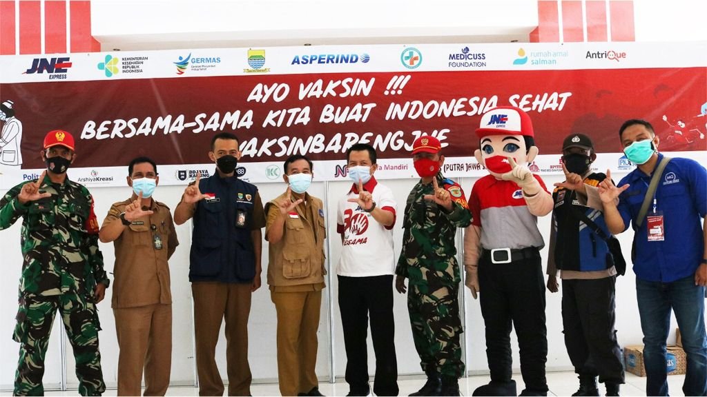 JNE Bandung Vaksinasi 5.800 Karyawan dan Masyarakat Umum