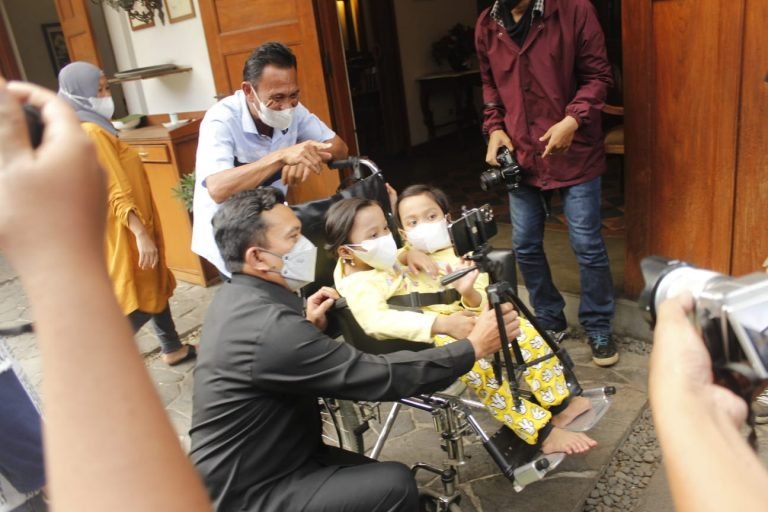 Disdik Jabar Siap Jamin Jenjang Pendidikan Putri Kembar Siam Asal Garut