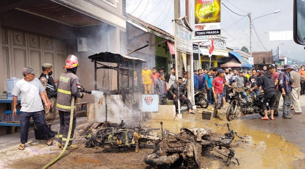 Begini Kronologis 3 Motor dan 1 Gerobak Bakso Hangus Terbakar di Pangalengan