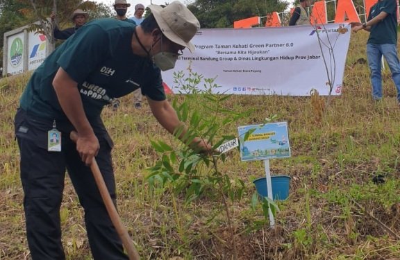 Pertamina  Fuel Terminal Bandung Group dan DLH Jabar Resmikan Greenpartner 6.0