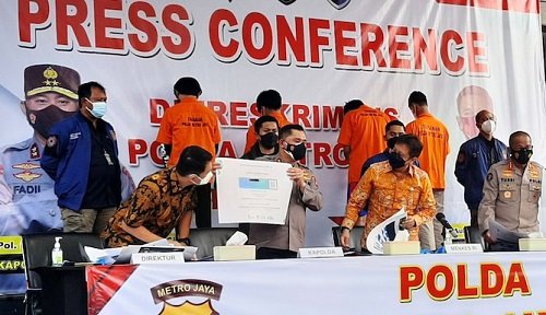 Aplikasi PeduliLindungi Dibobol, Oknum Kelurahan Ditangkap
