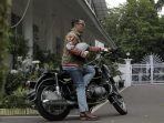 Ridwan Kamil Desain Celana Jeans Berbahan Limbah Plastik