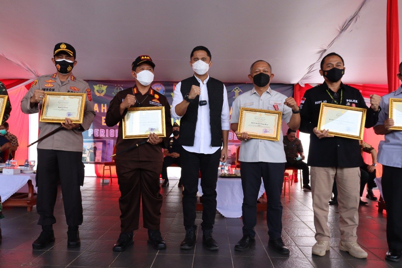 BNNK Bandung Barat Musnahkan 64.210 Gram Ganja