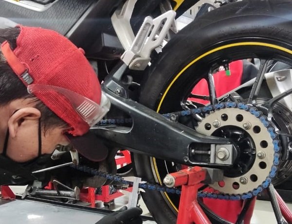 Tips Merawat dan Mengganti Rantai Sepeda Motor, Pengendara Wajib Tahu