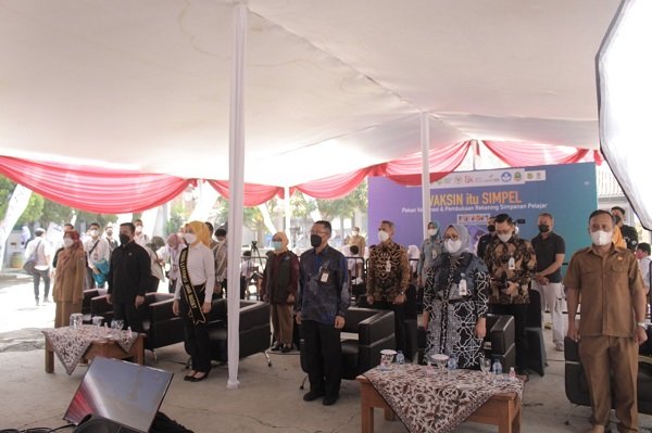 OJK Jabar Gelar Vaksinasi dan Pembukaan Rekening Simpanan Pelajar