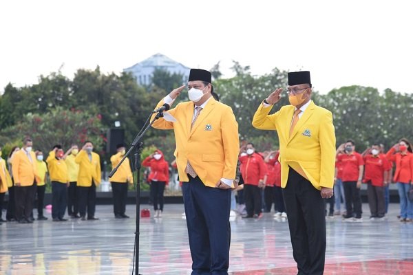 Sambut HUT Ke-57, Partai Golkar Ziarah Makam dan Tabur Bunga di TMP Kalibata