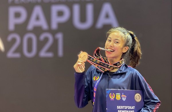 Perjalanan Berat Karateka Cantik Jabar Dinda Ayuningtyas Menuju PON Papua hingga Sabet 2 Medali