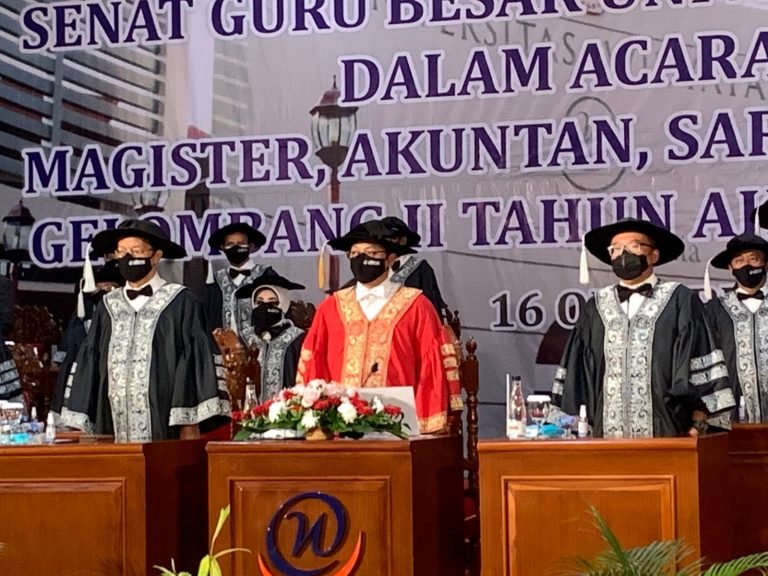 Prof Obi Titipkan Pesan Ini pada Lulusan UTama