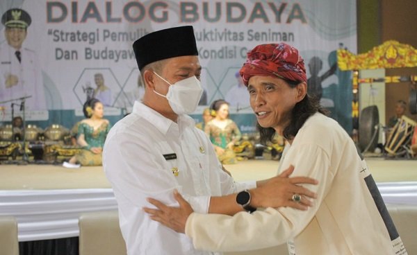 Bupati Bandung Wajibkan Warganya Gunakan Bahasa Sunda