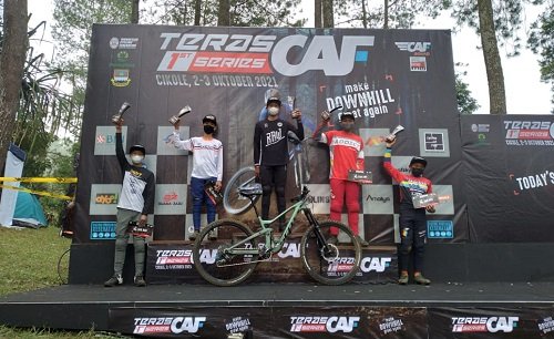 Kejuaraan Teras CAF di Cikole Obat Rindu Atlet Downhill