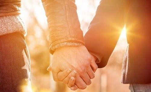 16 Tanda Cowok Tulus Mencintai, Sebaiknya Jangan Dilepas