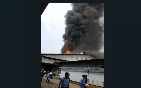 Pabrik Tekstil di Jalan Sudirman Cijerah Terbakar