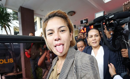 Nikita Mirzani Sindir Perempuan Berhijab yang Hamil Sebelum Menikah, Pedas!