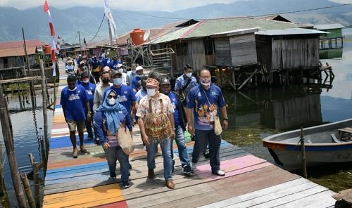 Ridwan Kamil Kunjungi Kampung Yoboi di Papua