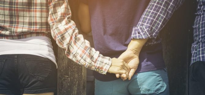 Diselingkuhi, Bertahan atau Pergi? Pikirkan 3 Hal Ini