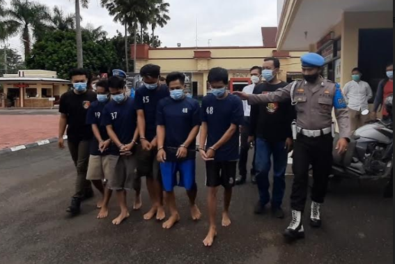 Bacok Korban hingga Tewas, Pelaku Ngumpet di Rumah Dukun