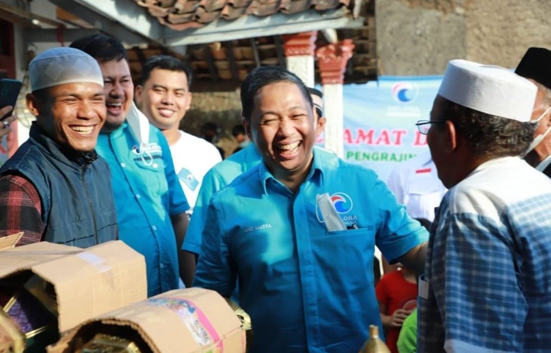 Anis Matta Kunjungi Pesantren Gelar dan UMKM Lampu Gentur Cianjur