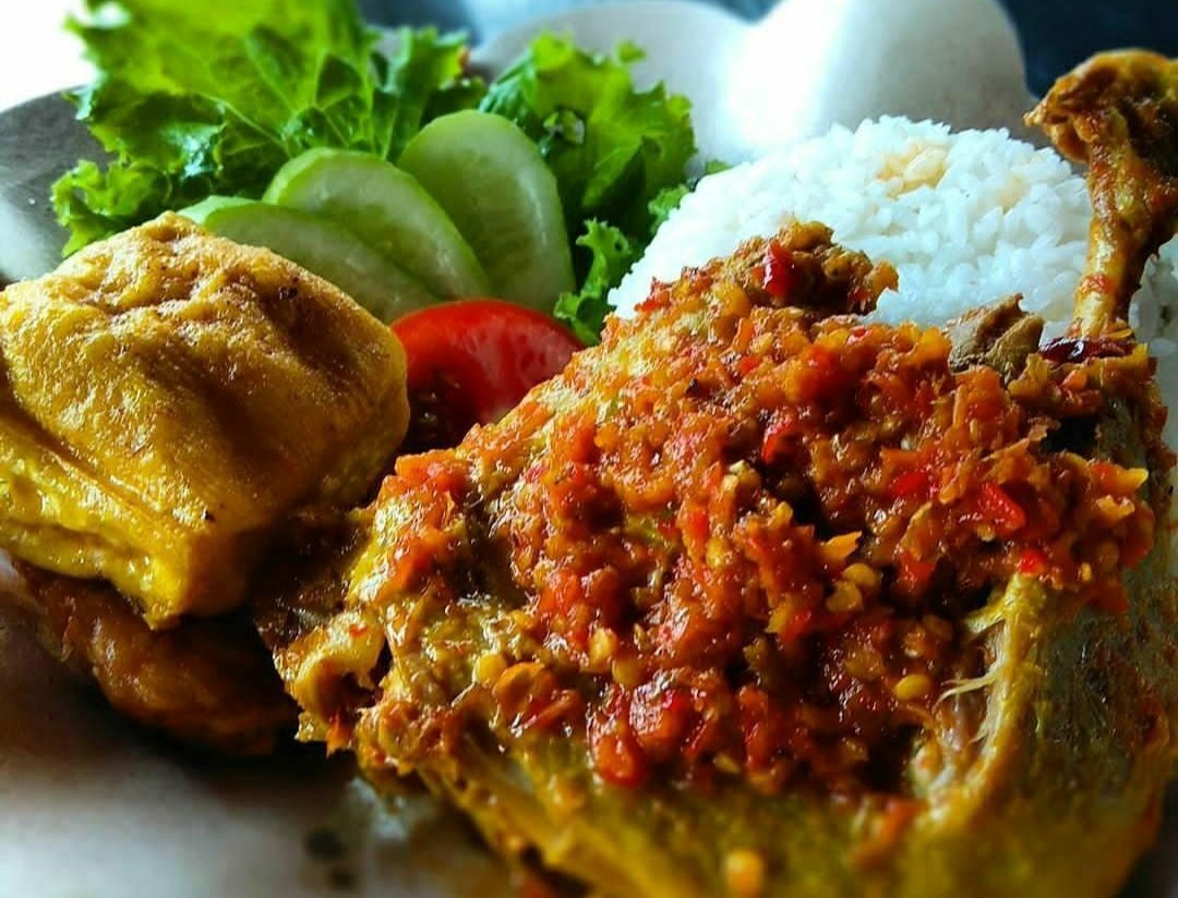 Sensasi Kelezatan ‘Bebek Edan’ di Salah Satu Resto di Kota Bandung