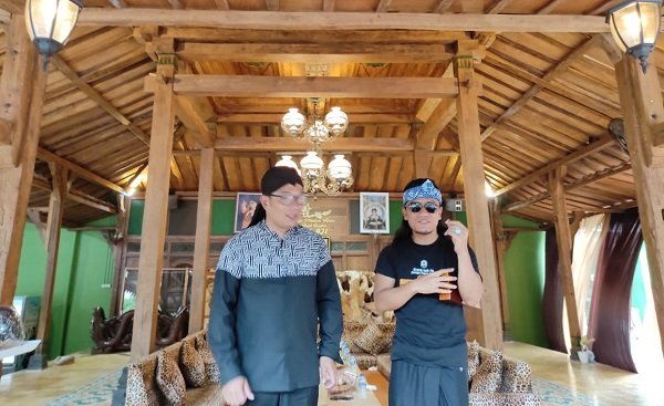 Ridwan Kamil Ajak Gus Miftah Bangun Pesantren Lansia