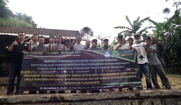 Penerapan Teknologi Pengering Gabah sistem HPKU dan Membaran Utrafiltrasi untuk Pengeringan Gabah dan Penyediaan Air Siap Minum di Desa Cihanjawar