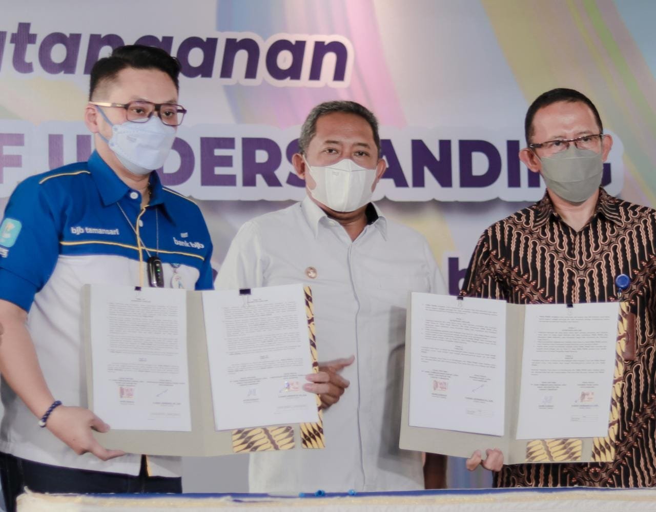 Bank bjb dan Perusahaan Umum Pasar Bandung Juara Tandatangani MoU Dorong Transaksi Cashless