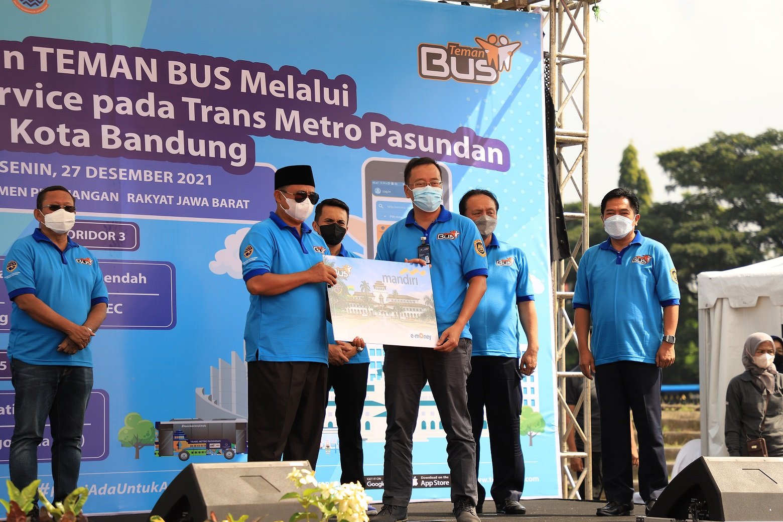 Mandiri e-Money Bikin Mudah Transaksi Layanan ‘Teman Bus’ di Kota Bandung