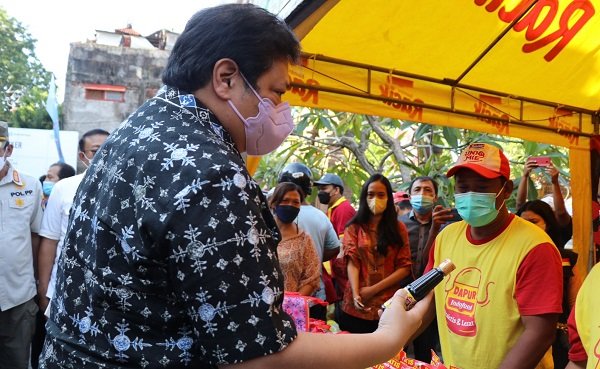 Airlangga Sidak dan Gelar Operasi Pasar Kendalikan Harga Minyak