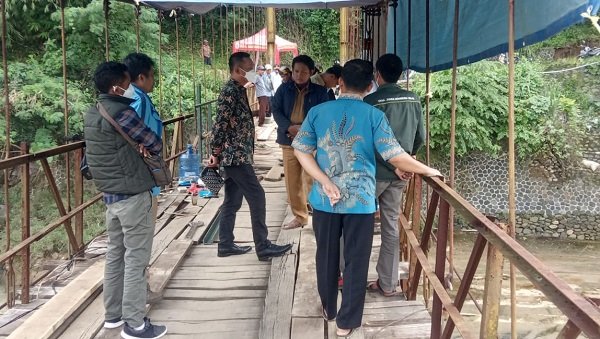 Jembatan Lalay Penghubung 4 Desa di Sukabumi Kondisinya Memprihatinkan, Diusulkan Dipindah