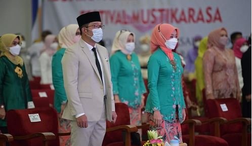 Cara Ridwan Kamil Merayakan Hari Ibu