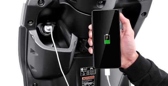 Tips Merawat Power Socket pada Sepeda Motor