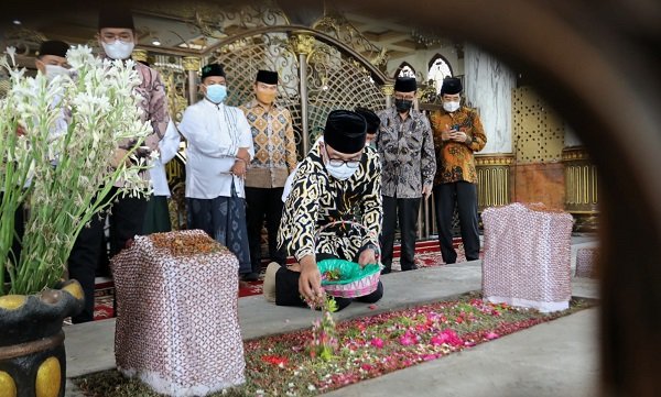 Ridwan Kamil Matangkan Konsep Wisata Religi Jawa Barat