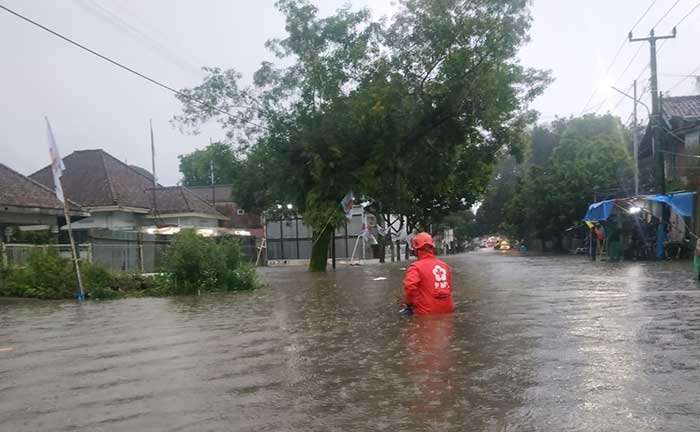 Pemprov Jabar Gelontorkan Rp1,5 M untuk Korban Banjir Sukabumi