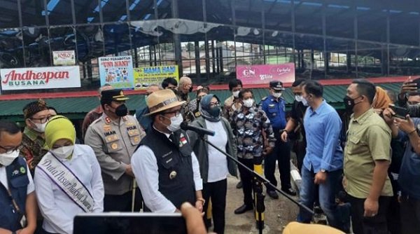 Ridwan Kamil Resmikan Pasar Cisarua, Sebut Terluas di Jabar