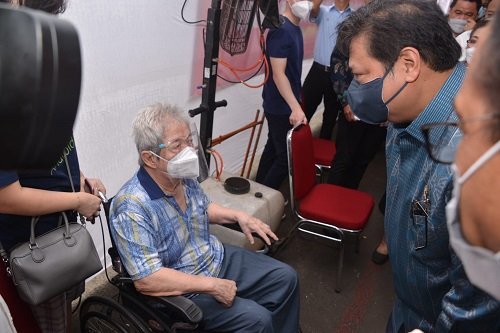 Pemerintah Dorong Vaksinasi Booster untuk Antisipasi Kenaikan Omicron