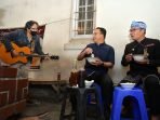Ridwan Kamil dan Anies Santap Bubur Bareng, Sama-sama Tim Diaduk