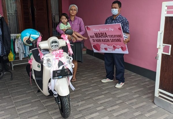 Surprise Fazzio untuk Sang Istri di Hari Valentine