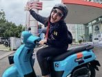 Yamaha Fazzio Hybrid Connected Menjadi Pilihan Wanita Multitalenta Asal Kota Kembang