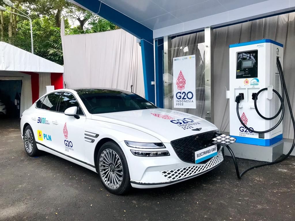 Mengenal SPKLU Ultra Fast Charging Pertama di RI, Isi Daya Kendaraan Listrik Cukup 30 Menit