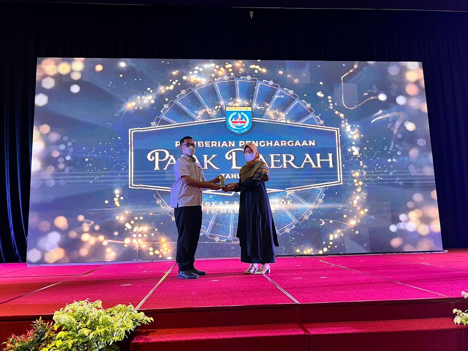 PLN UIP2B JAMALI Meraih Penghargaan Optimalisasi Pendapatan Asli Daerah Kota Depok